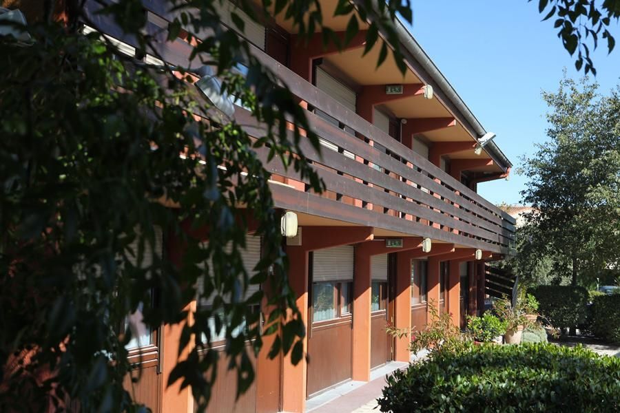 Terre De Provence Hotel & Spa Le Pontet  Exteriör bild